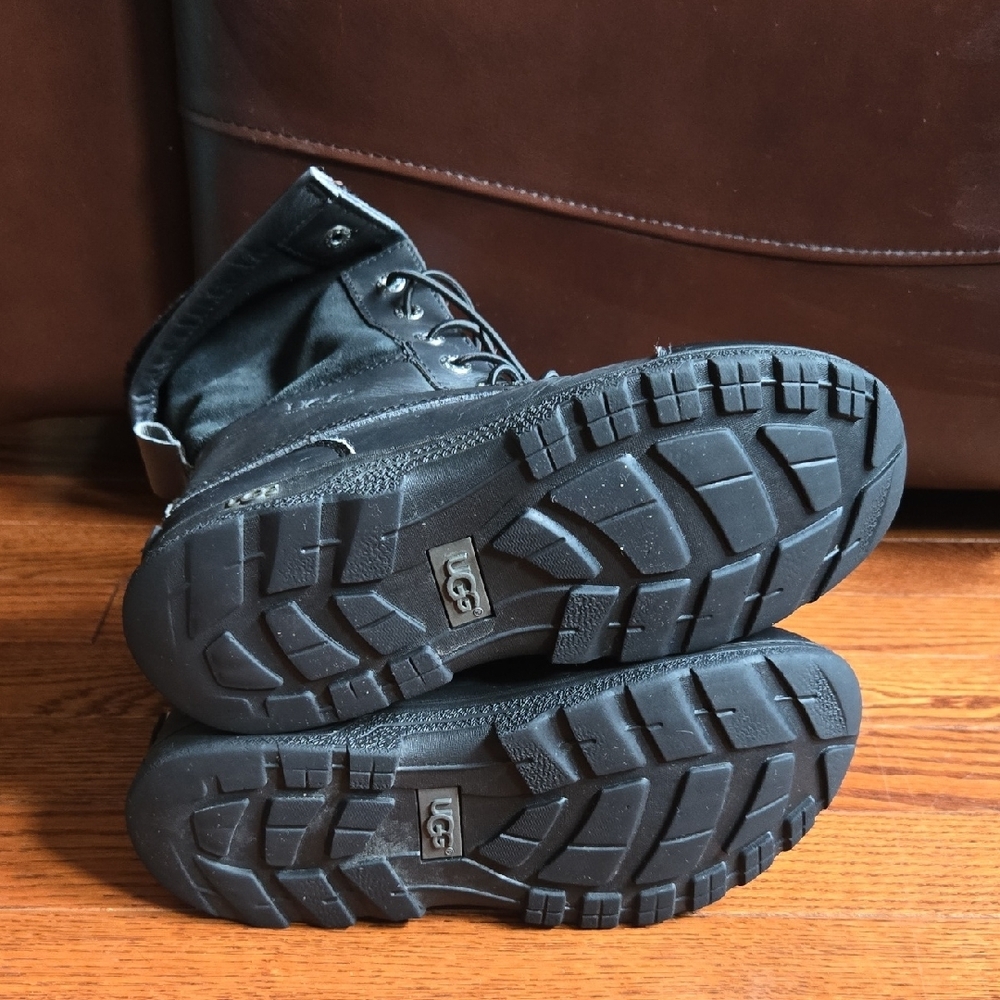 UGG Black Leather Winter Boots with Shearling - Picture 4 of 4